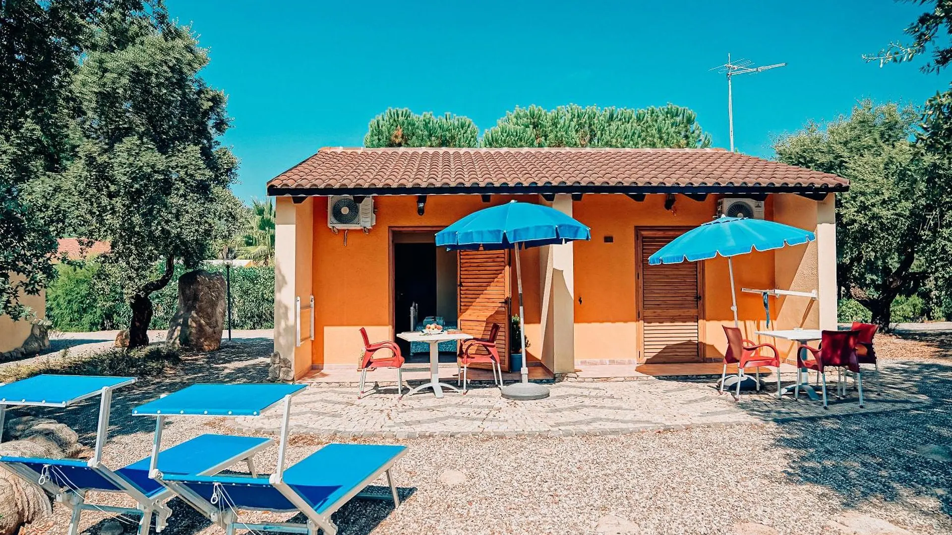 Agriturismo Rocce Bianche - Bungalows Arbus Italy