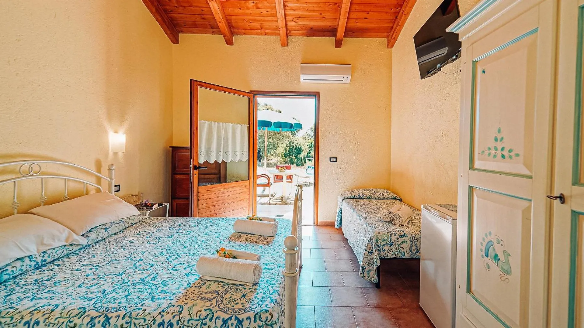 Farm stay Agriturismo Rocce Bianche - Bungalows Arbus Italy
